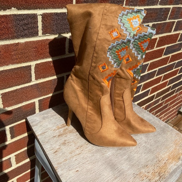 Tan knee high Tribal printed boots - Picture 5 of 10